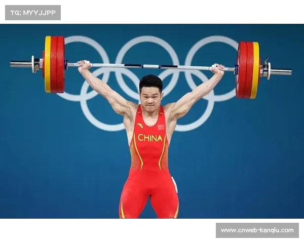 石智勇吻别杠铃退役，带伤夺金结束22年生涯